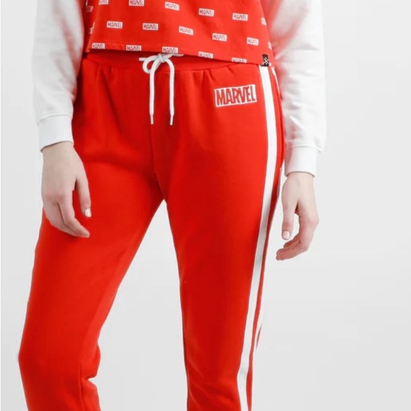 Marvel Repeat Logo Lounge Set - Picture 2 of 10